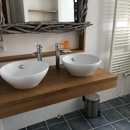 Maison De Confortable 200m De La *